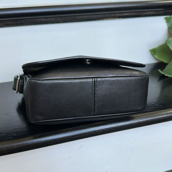 Coach genuine Leather Legacy Studio Flap Bag
Crossbody Shoulder Bag 9335 new - Picture 11 of 14